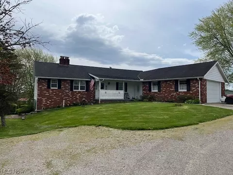 2224 Potts Ln, Zanesville, OH 43701