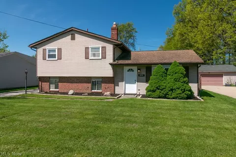 2518 Lost Nation Rd, Willoughby, OH 44094