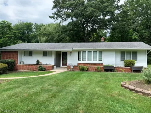 8696 Wyatt Rd, Broadview Heights, OH 44147