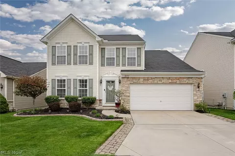 38754 English Turn Ln, Willoughby, OH 44094