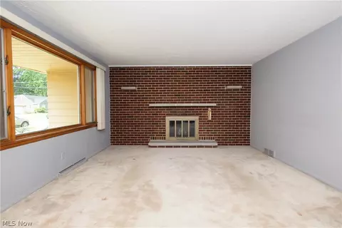 115 Elma Dr, Elyria, OH 44035 photo 3