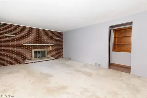 115 Elma Dr, Elyria, OH 44035 photo 4