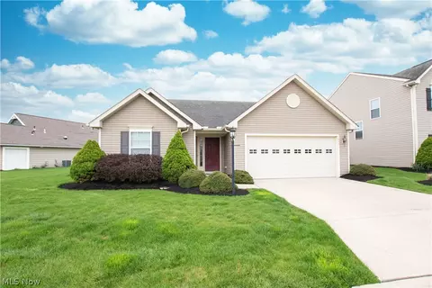 2943 Island Creek Dr, Medina, OH 44256