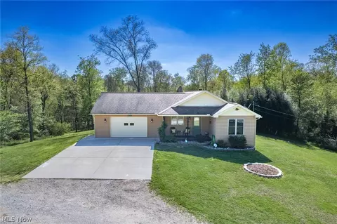 518 Glover Rd, Parkersburg, WV 26101