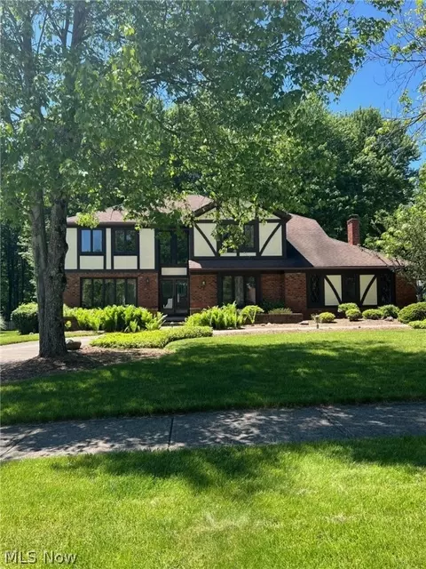 9722 Forge Dr, Brecksville, OH 44141