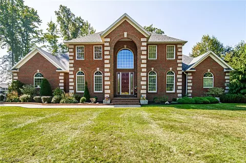 4445 Hideout Ct, Ashtabula, OH 44004