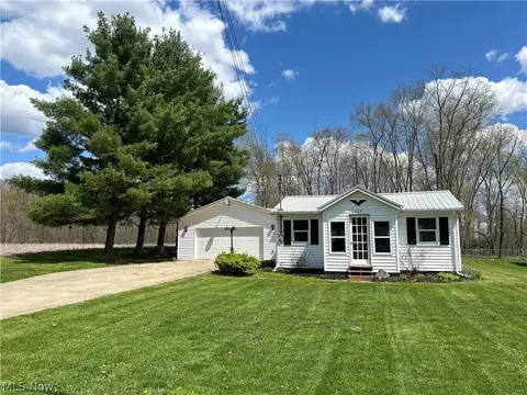 240 First St, West Farmington, OH 44491