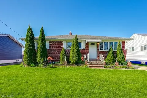 16045 Hocking Blvd, Brook Park, OH 44142