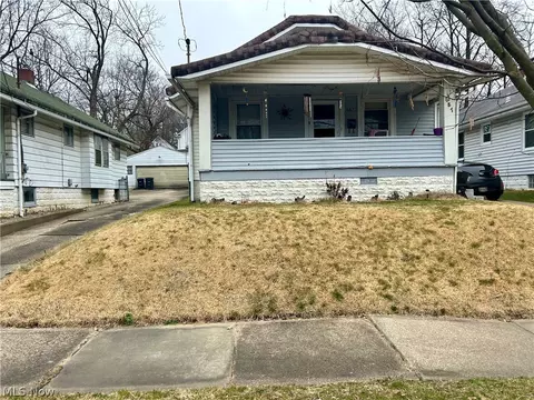 687 Merton Ave, Akron, OH 44306