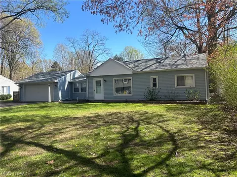 6052 Douglas Dr, Madison, OH 44057
