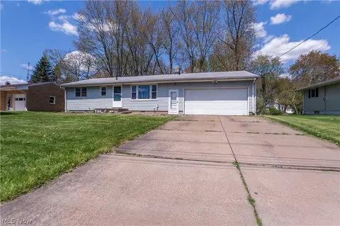 3421 35th St NE, Canton, OH 44705