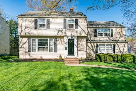 1164 Roland Rd, Lyndhurst, OH 44124