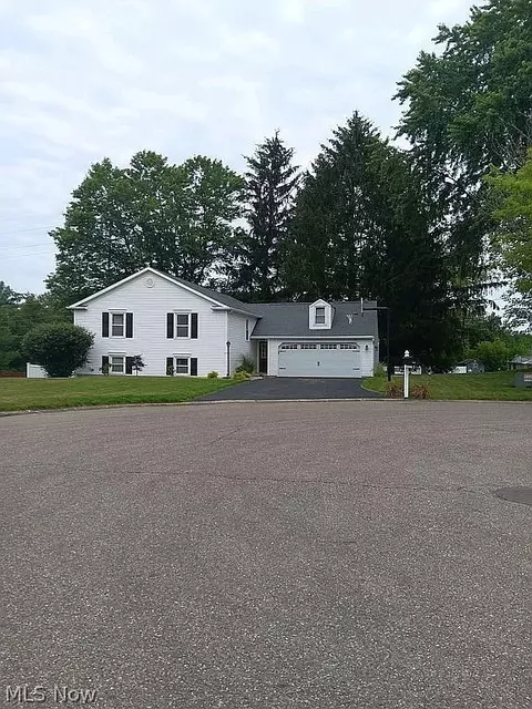 2006 Oakhill Cir NE, Massillon, OH 44646
