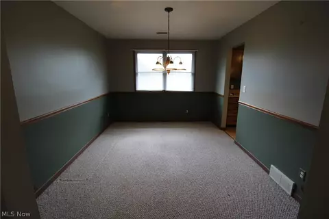 Dining - 888 Pearson Cir #3, Youngstown, OH 44512 photo 1 of 1