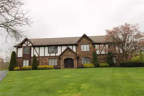 888 Pearson Cir #3, Youngstown, OH 44512