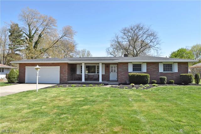 1087 Magdalyn Dr, Akron, OH 44320