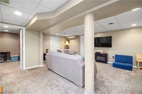 Bedroom - 256 E 293rd St, Willowick, OH 44095 photo 8 of 8