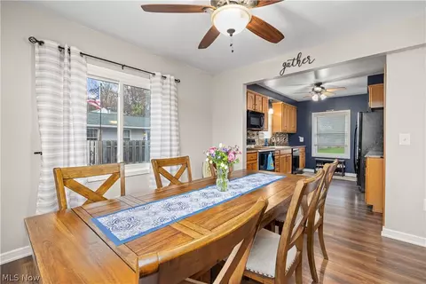 Dining - 256 E 293rd St, Willowick, OH 44095 photo 3 of 4