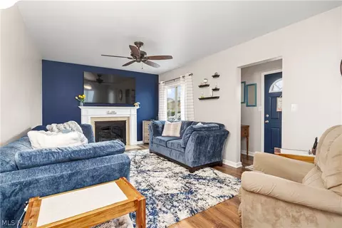 Living - 256 E 293rd St, Willowick, OH 44095 photo 4 of 7
