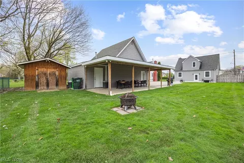 Exterior - 256 E 293rd St, Willowick, OH 44095 photo 5 of 10