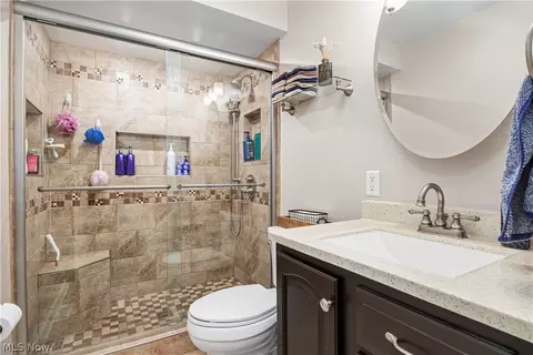 Bath - 256 E 293rd St, Willowick, OH 44095 photo 1 of 3