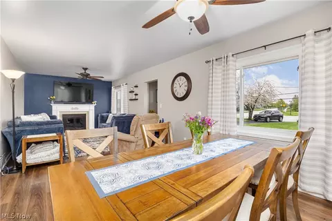 Dining - 256 E 293rd St, Willowick, OH 44095 photo 4 of 4