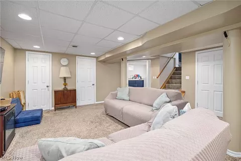 Living - 256 E 293rd St, Willowick, OH 44095 photo 6 of 7