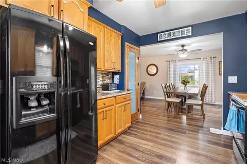Kitchen - 256 E 293rd St, Willowick, OH 44095 photo 4 of 4