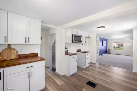 Kitchen - 559 Edith Ave, Akron, OH 44312 photo 5 of 5