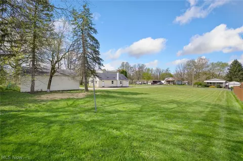 Exterior - 559 Edith Ave, Akron, OH 44312 photo 6 of 9