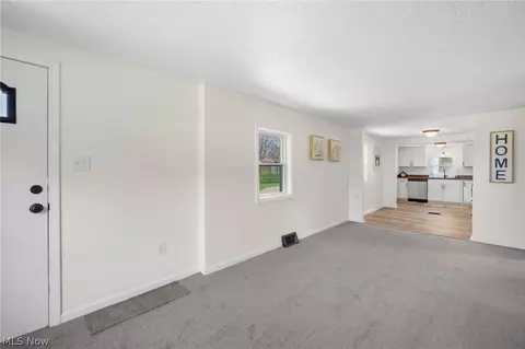 Living - 559 Edith Ave, Akron, OH 44312 photo 1 of 2