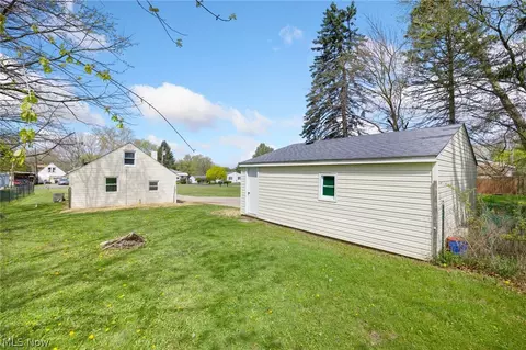 Exterior - 559 Edith Ave, Akron, OH 44312 photo 5 of 9