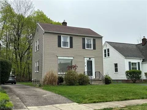 861 Quarry Dr, Cleveland Heights, OH 44121