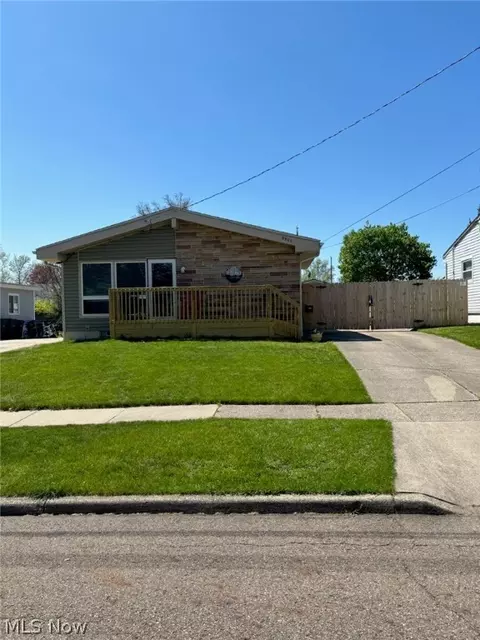 2940 Stockton St, Akron, OH 44314