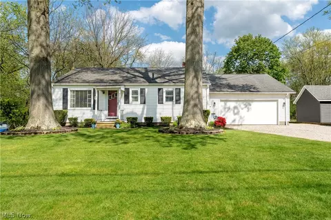 368 Woodside Ave NE, North Canton, OH 44720