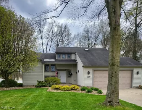5259 S Saratoga Ave, Youngstown, OH 44515