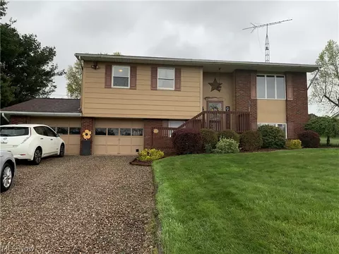43076 Jerrill Dr, Saint Clairsville, OH 43950