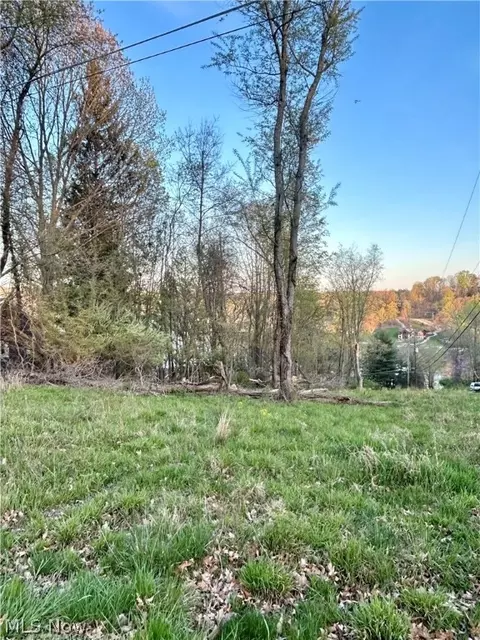 1 Opata Trl, Malvern, OH 44644
