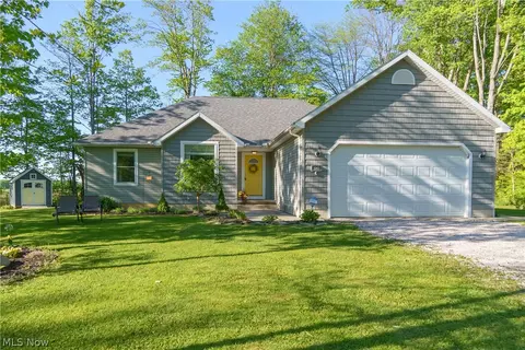 1362 Apollo Ct, Roaming Shores, OH 44085