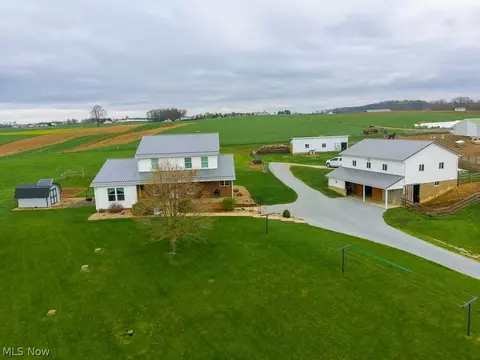 16186 Western Rd, Dalton, OH 44618