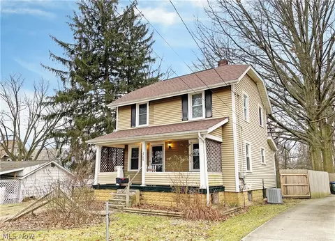 2780 Norwood St, Cuyahoga Falls, OH 44221
