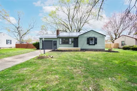 4653 New England Blvd, Youngstown, OH 44512