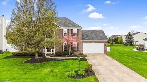 5956 Triple Crown Dr, Medina, OH 44256