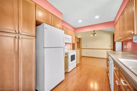 Kitchen - 2028 E 42nd St, Lorain, OH 44055 photo 4 of 5