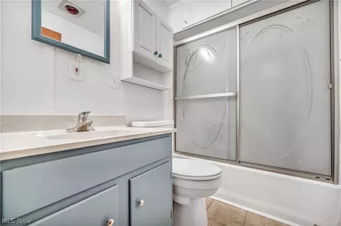 Bath - 2028 E 42nd St, Lorain, OH 44055 photo 1 of 1