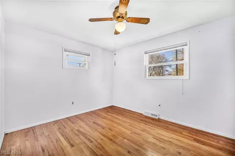 Bedroom - 2028 E 42nd St, Lorain, OH 44055 photo 5 of 10