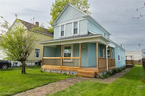 61 Diamond Ave, Barberton, OH 44203