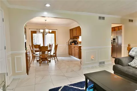 Dining - 191 Heritage Dr, Beloit, OH 44609 photo 1 of 4
