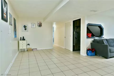 Living - 191 Heritage Dr, Beloit, OH 44609 photo 5 of 5