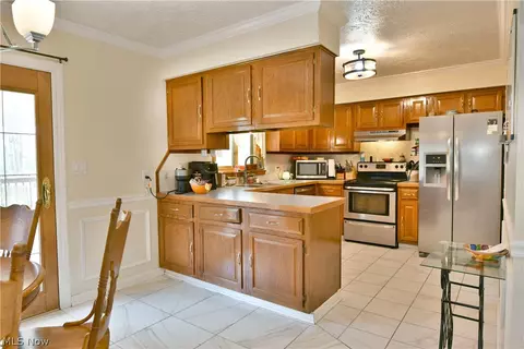 Kitchen - 191 Heritage Dr, Beloit, OH 44609 photo 1 of 2